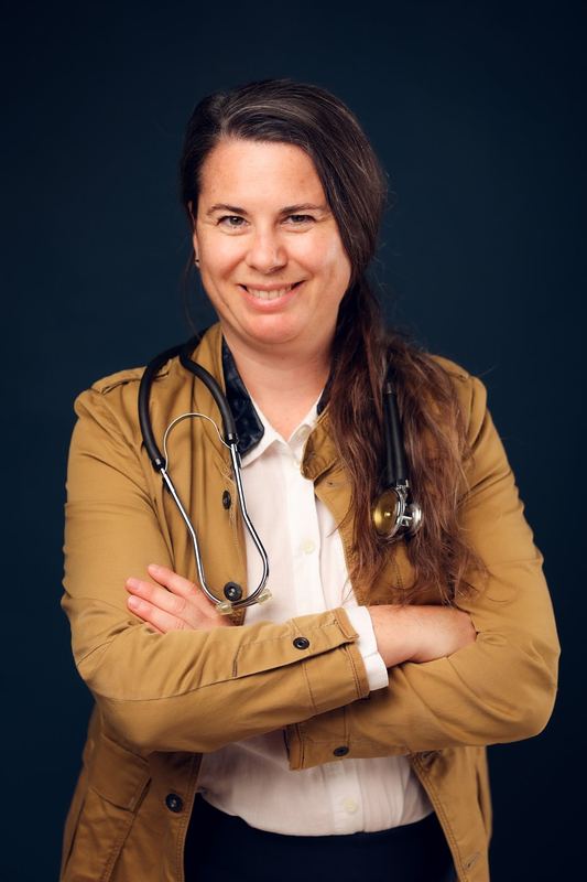 Marie Cauzard, Tierärztin